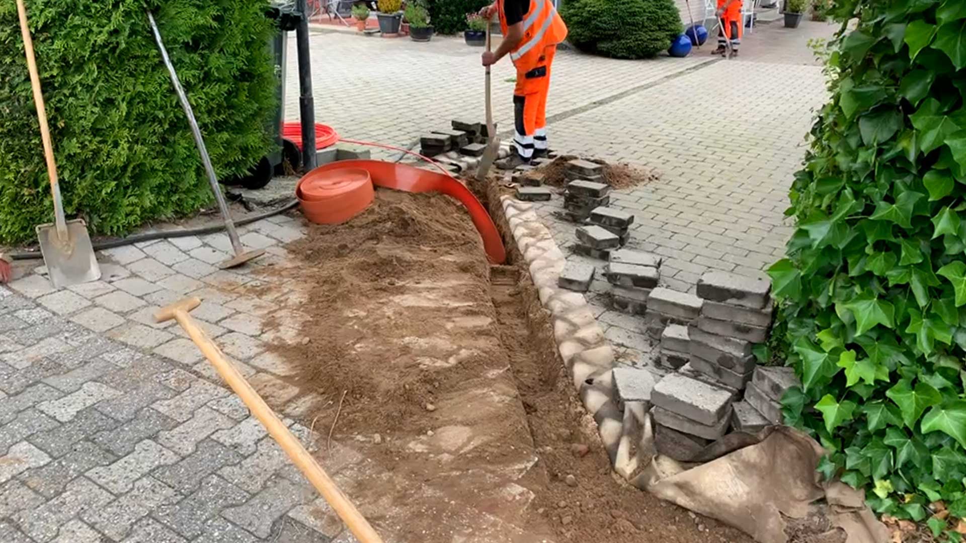 Sådan foregår det når EWII graver fiber ned